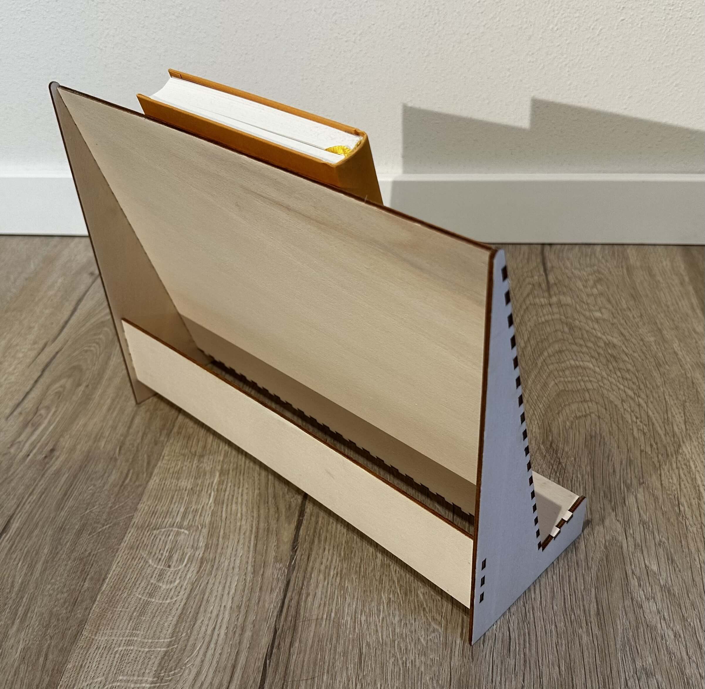 Держатель книг  (сзади)