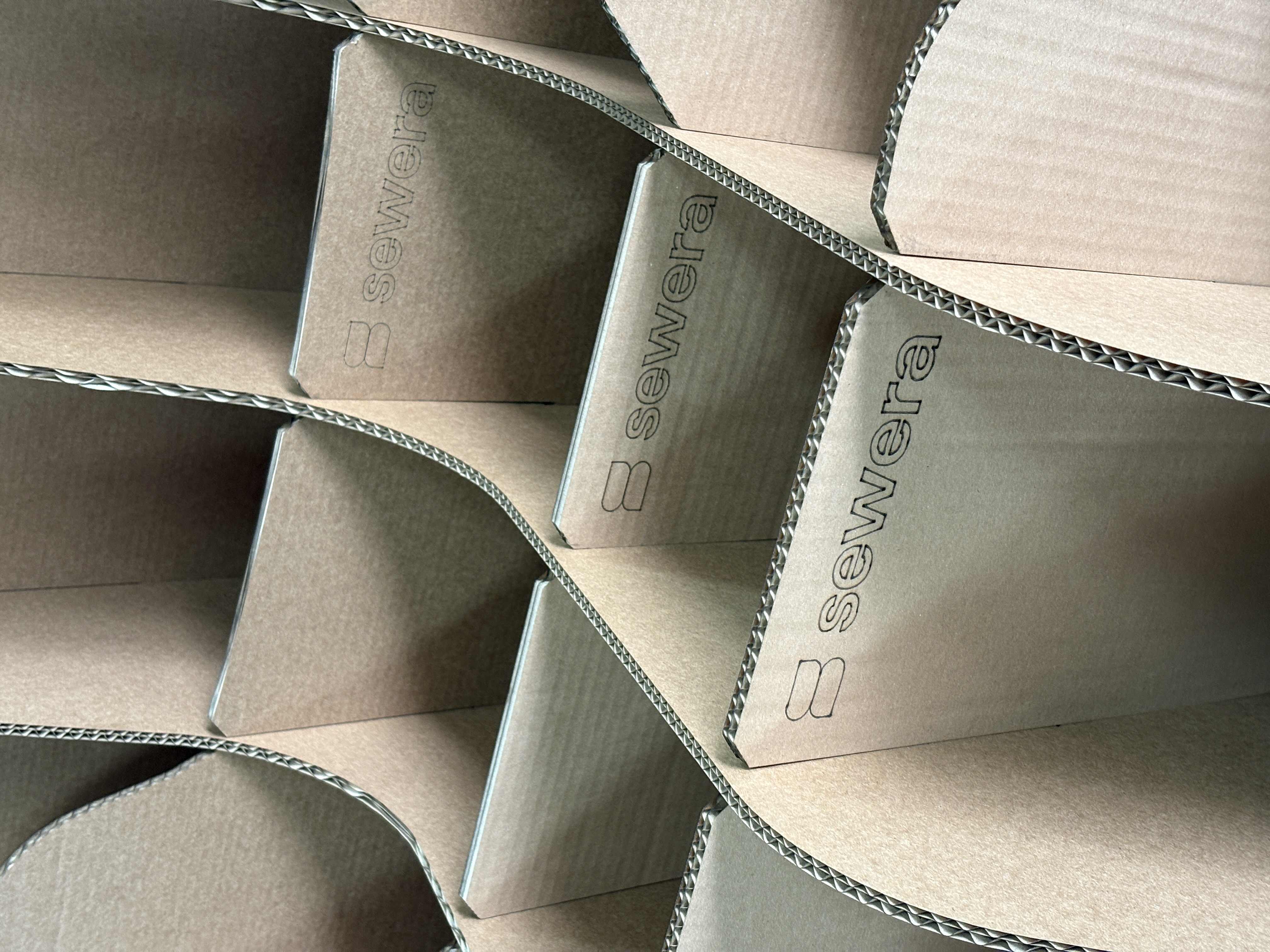 Лазерная резка картона - рельеф стула